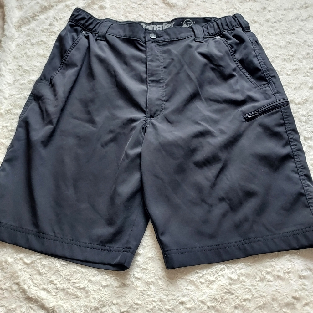 Wrangler Outdoor Men's Charcoal Active Shorts with Zip Pocket Casual Everyday